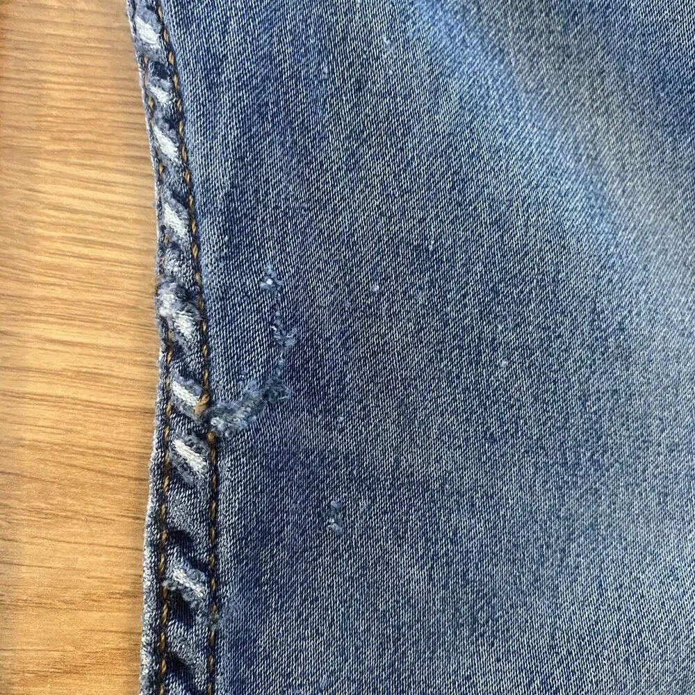 Signature Levi’s Mid Rise Straight Leg Jeans 29x30 Distressed - Picture 10 of 16